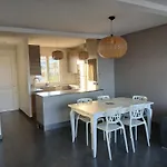 Apartment Duplex 6 Personnes Pleine Vue 10 M De La Wifi - Cyrida *